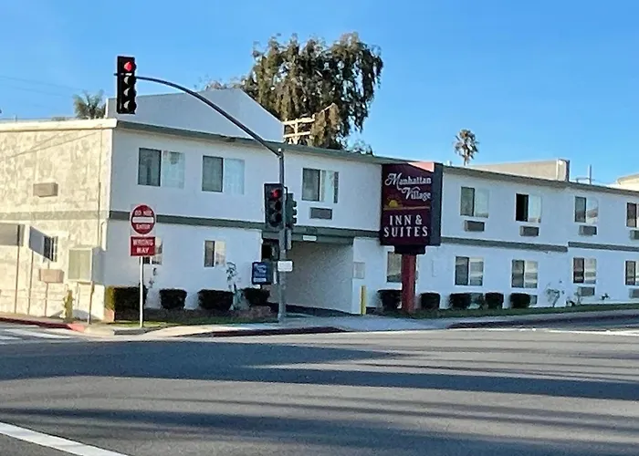 Manhattan Inn & Suites
